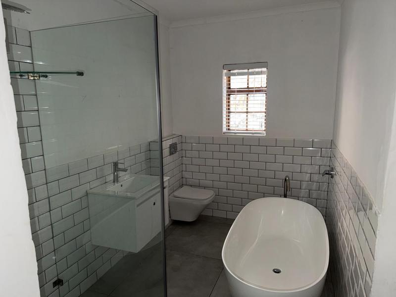 To Let 3 Bedroom Property for Rent in Lemoenkloof Western Cape